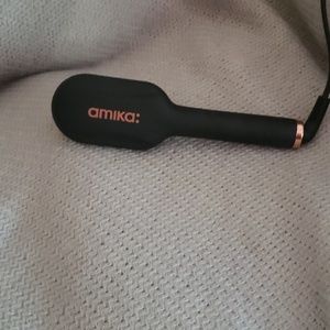 Amika hair brush straightener